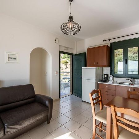 Portela Apartments Kampoula Кератокампос Екстериор снимка