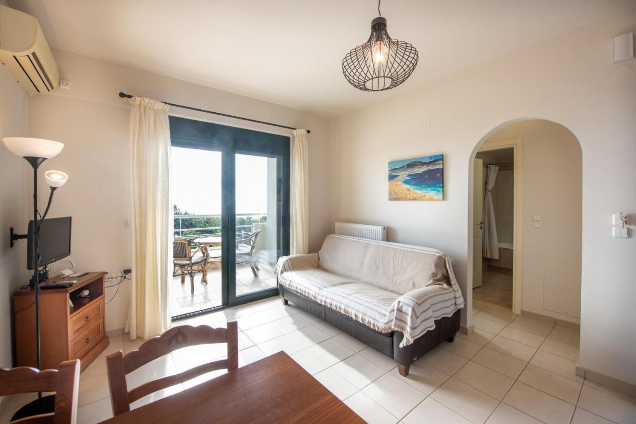 Portela Apartments Kampoula Кератокампос Екстериор снимка