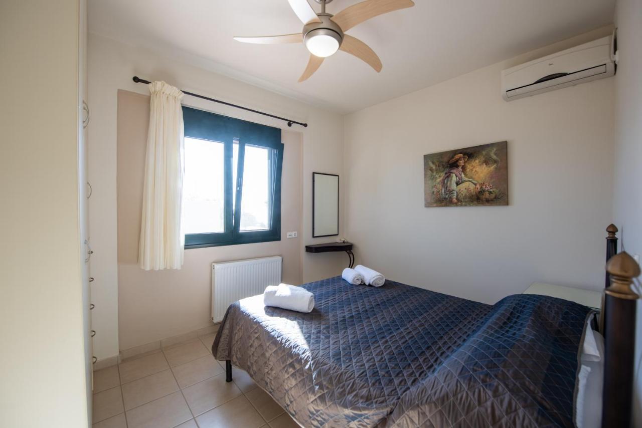 Portela Apartments Kampoula Кератокампос Екстериор снимка