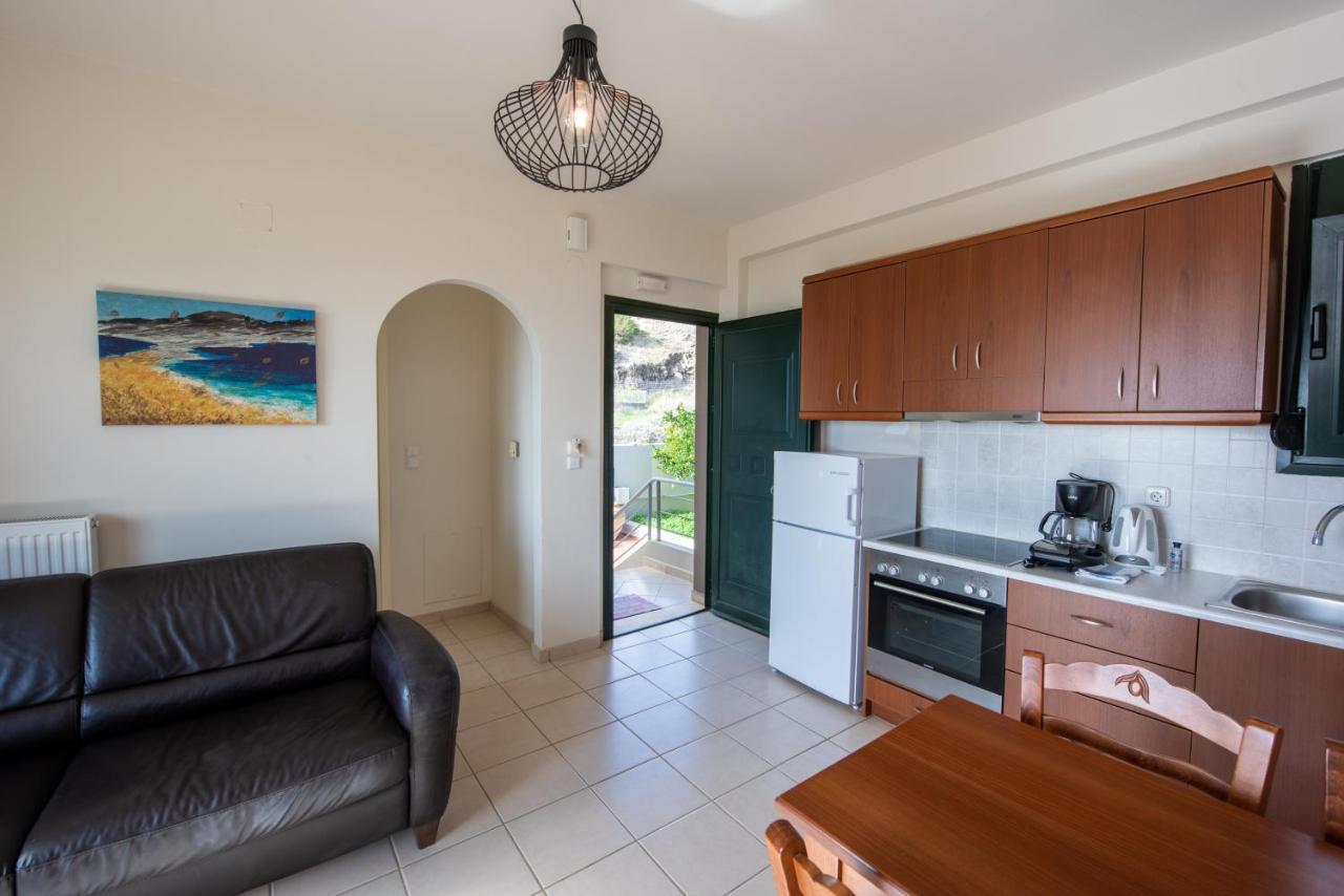 Portela Apartments Kampoula Кератокампос Екстериор снимка