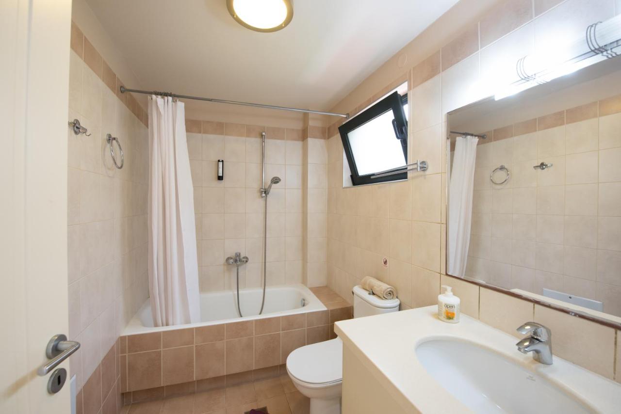 Portela Apartments Kampoula Кератокампос Екстериор снимка
