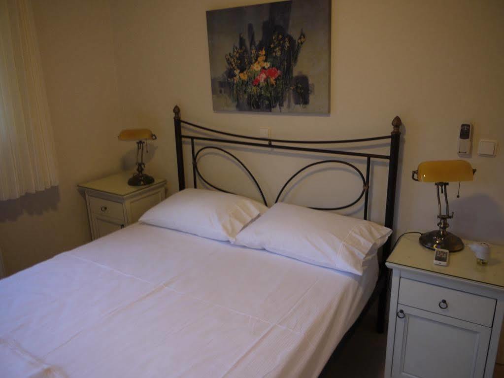Portela Apartments Kampoula Кератокампос Екстериор снимка